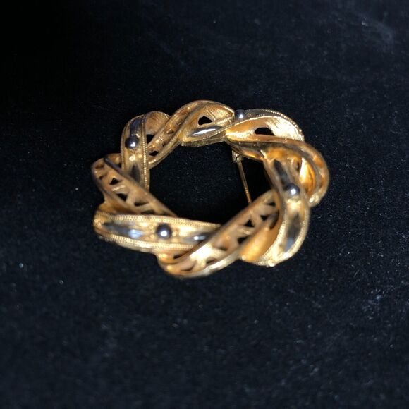 Wreath Brooch Roma Gold Tone & Gunmetal Beads 1 1/2" Retro Vintage Classic - Picture 2 of 6